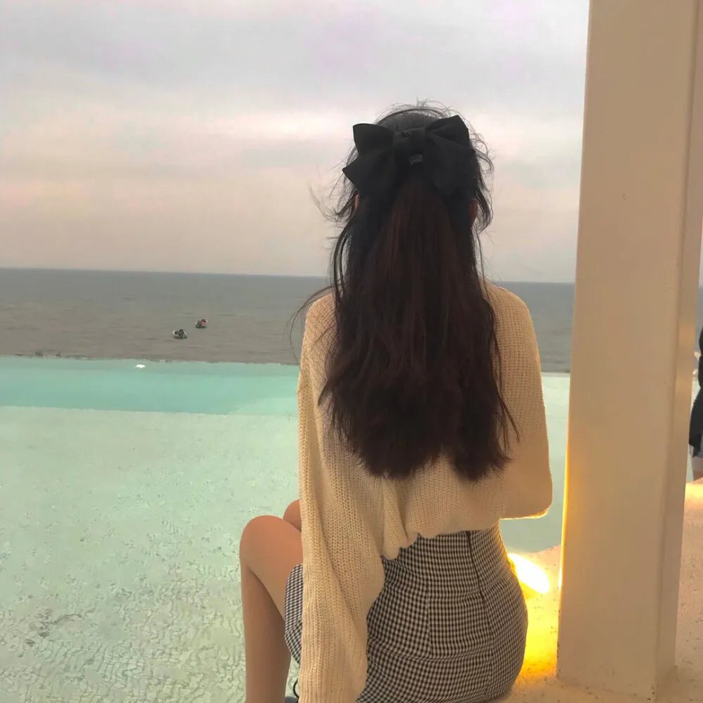 我就背首诗，你们咋全下跪了